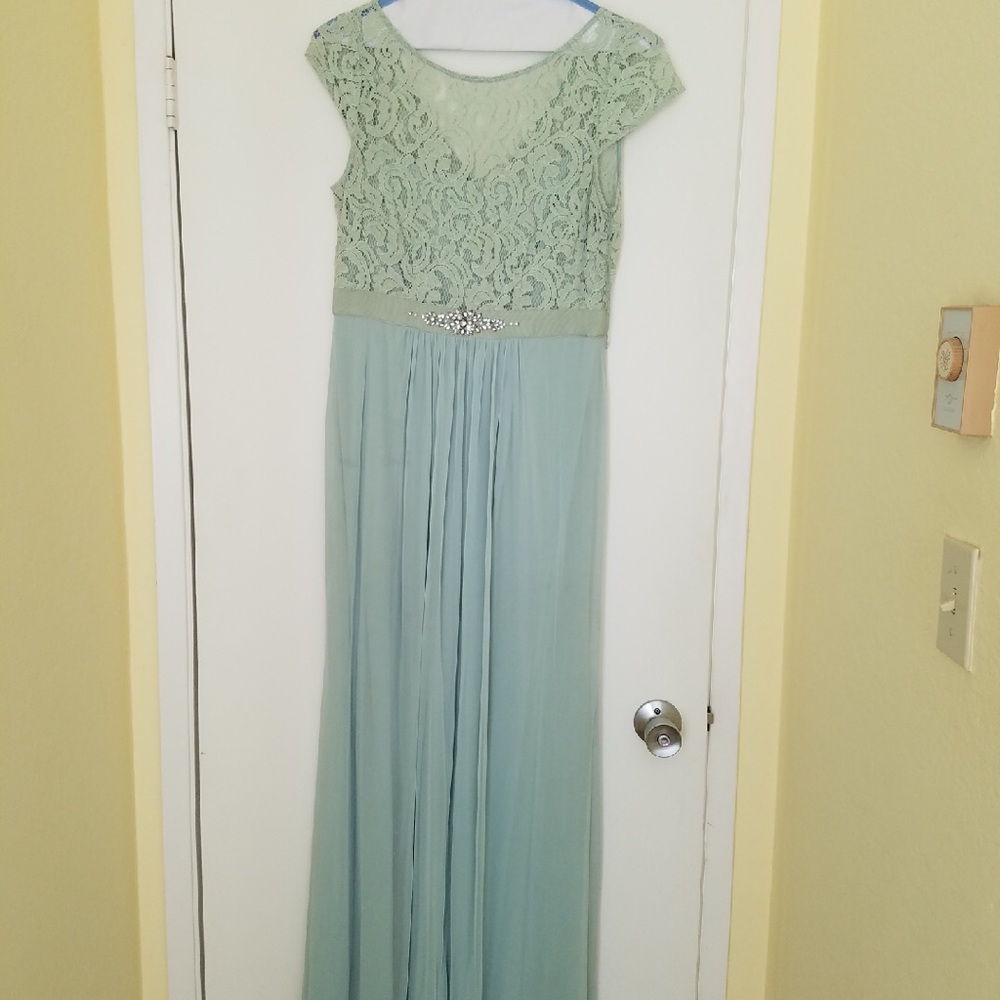 Adrianna Papell Lace Illusion Gown in mint
